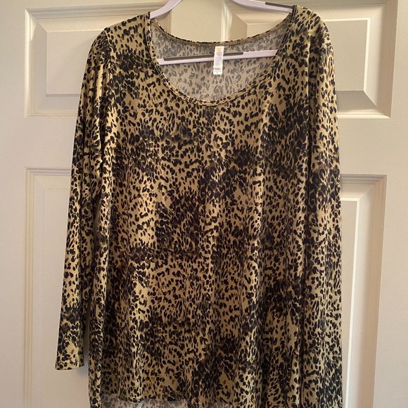 LulaRoe Lynnae Long-Sleeve Shirt 2XL - Picture 1 of 3